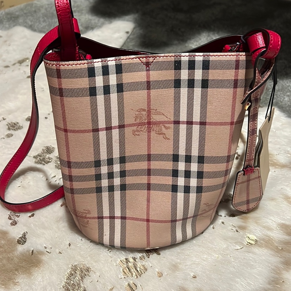 Burberry bucket purse